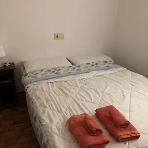  Apartment Doble En Figueres Con Bano Compartido