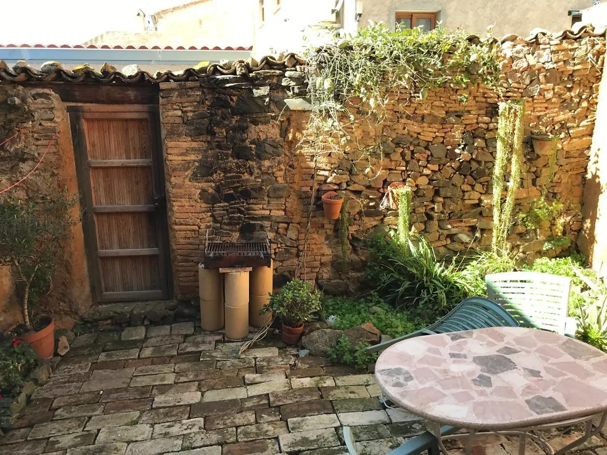 Cal Joanet, Acollidora Caseta A Gratallops